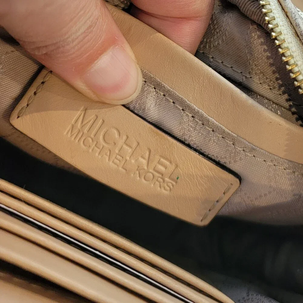 Michael Kors Jet Set Travel Signature Logo Canvas Small Crossbody Vanilla/Acorn - Picture 16 of 16